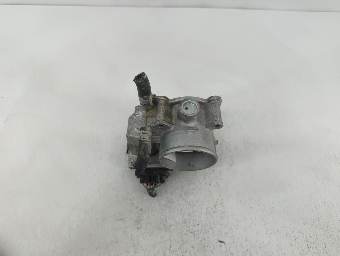 2013-2019 Nissan Sentra Throttle Body P/N:3RA60-01 C 3RA60-01 E, 3RA60-01 D Fits Fits 2013 2014 2015 2016 2017 2018 2019 OEM