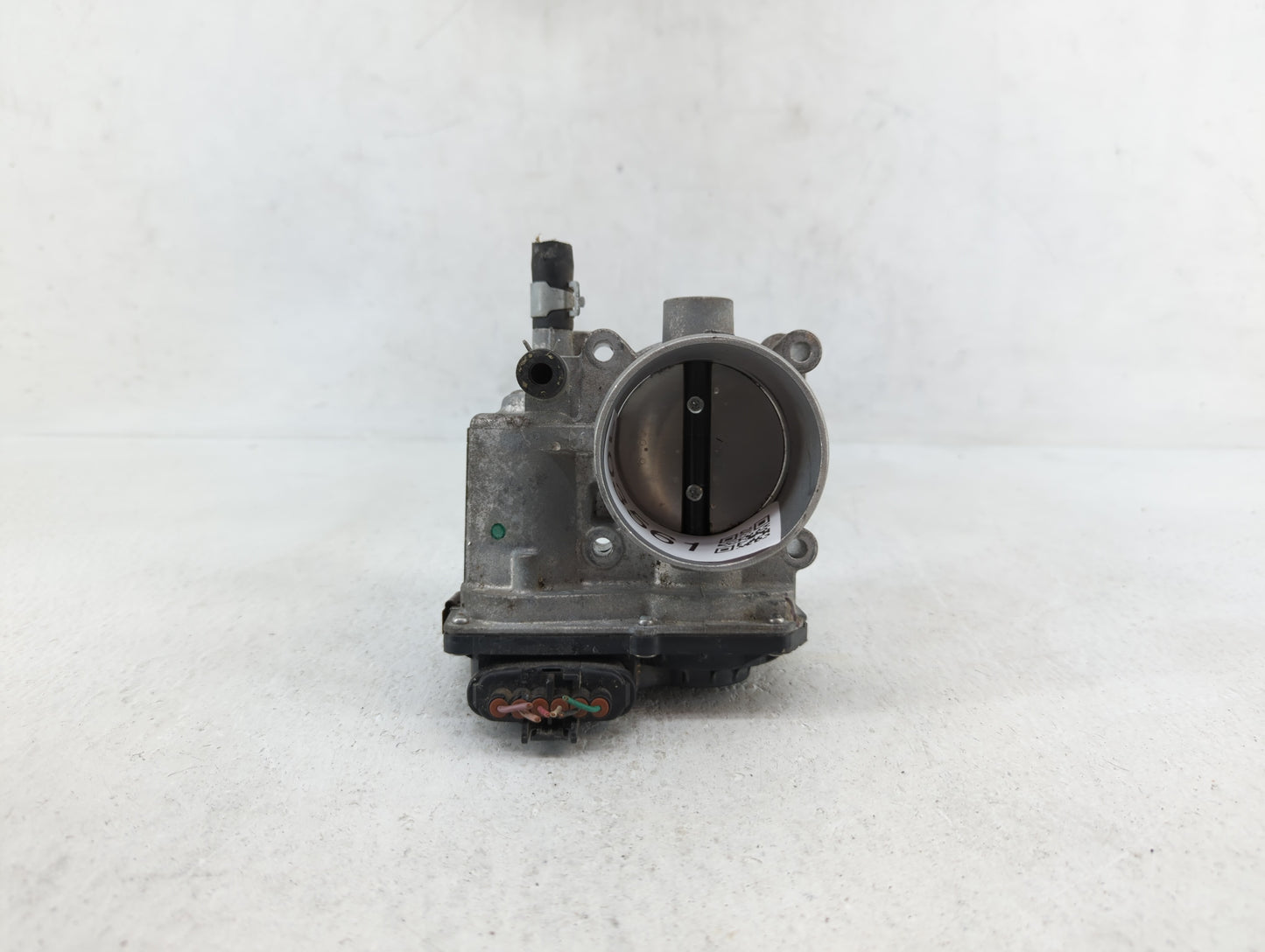 2013-2019 Nissan Sentra Throttle Body P/N:3RA60-01 C 3RA60-01 E, 3RA60-01 D Fits Fits 2013 2014 2015 2016 2017 2018 2019 OEM
