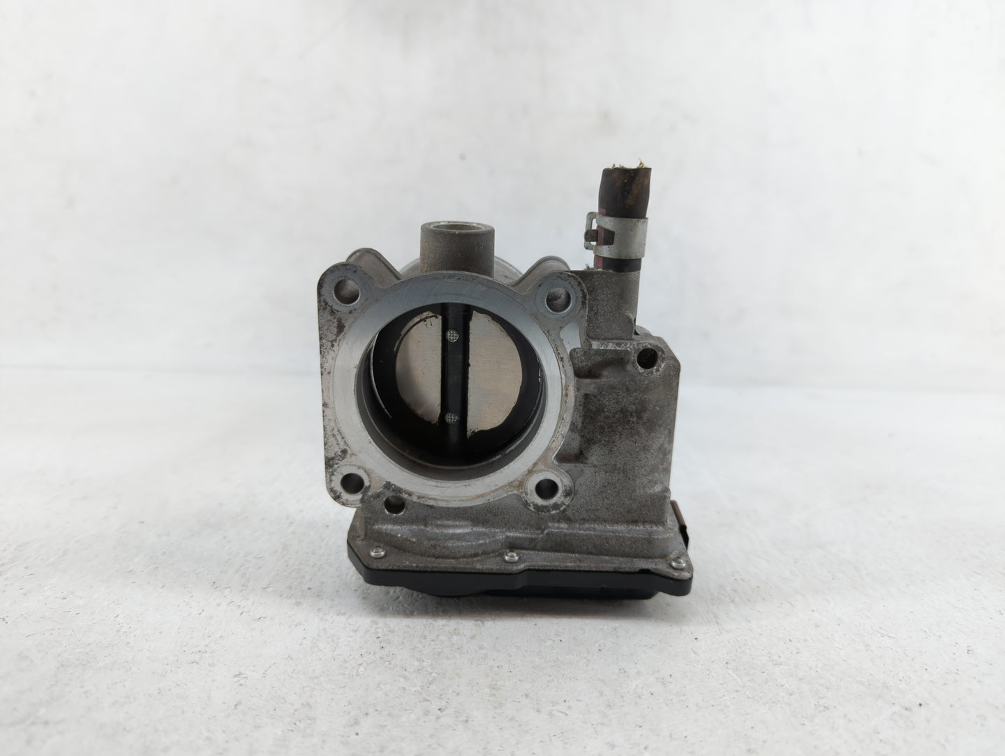 2013-2019 Nissan Sentra Throttle Body P/N:3RA60-01 C 3RA60-01 E, 3RA60-01 D Fits Fits 2013 2014 2015 2016 2017 2018 2019 OEM