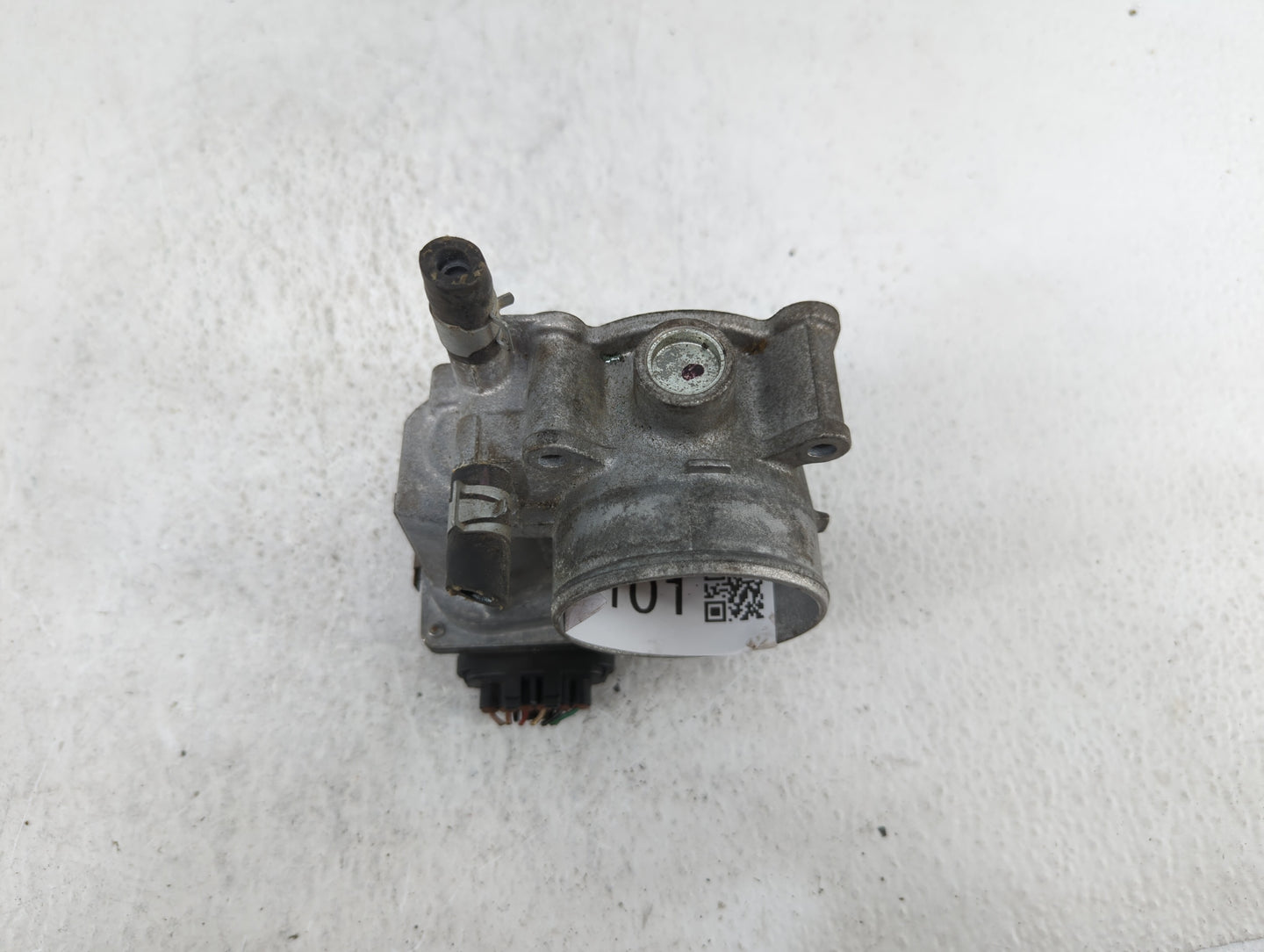2013-2019 Nissan Sentra Throttle Body P/N:3RA60-01 C 3RA60-01 E, 3RA60-01 D Fits Fits 2013 2014 2015 2016 2017 2018 2019 OEM