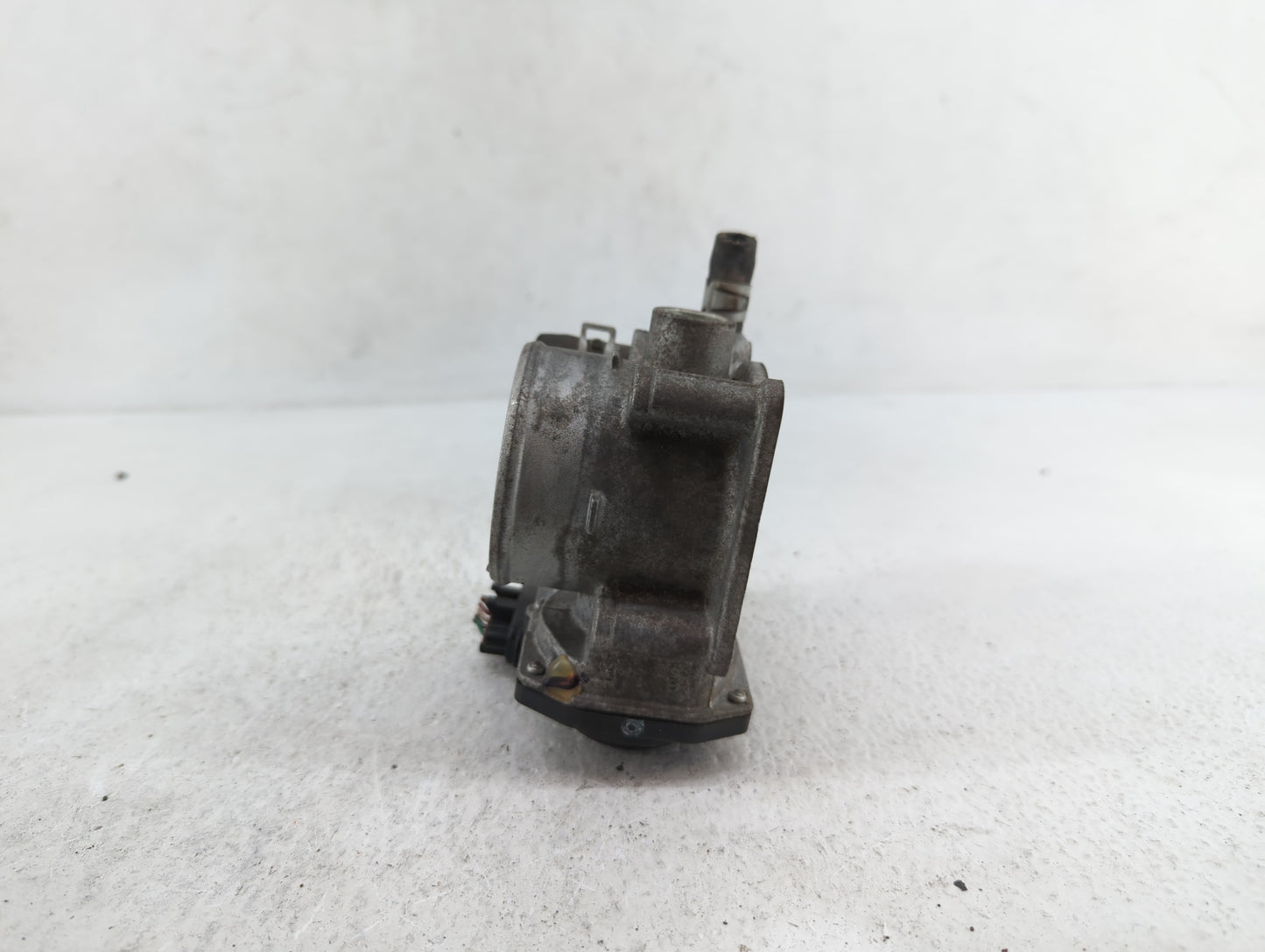 2013-2019 Nissan Sentra Throttle Body P/N:3RA60-01 C 3RA60-01 E, 3RA60-01 D Fits Fits 2013 2014 2015 2016 2017 2018 2019 OEM