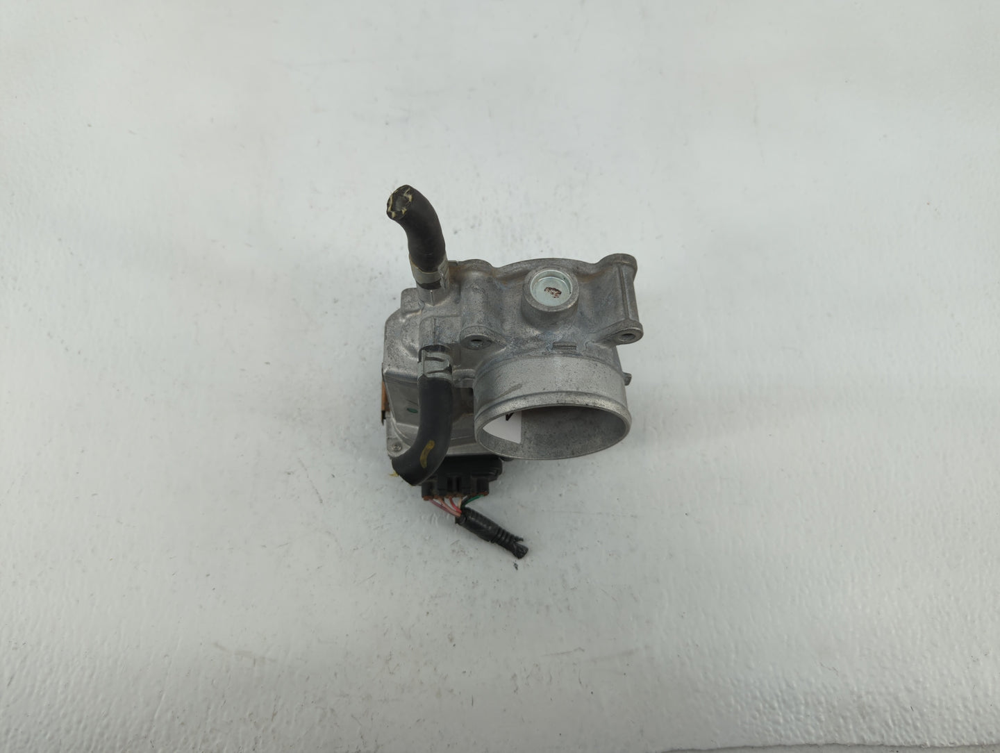 2013-2019 Nissan Sentra Throttle Body P/N:3RA60-01 C 3RA60-01 E, 3RA60-01 D Fits Fits 2013 2014 2015 2016 2017 2018 2019 OEM