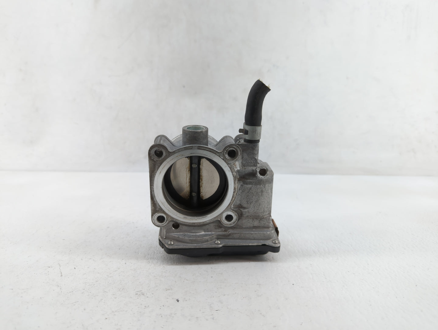 2013-2019 Nissan Sentra Throttle Body P/N:3RA60-01 C 3RA60-01 E, 3RA60-01 D Fits Fits 2013 2014 2015 2016 2017 2018 2019 OEM