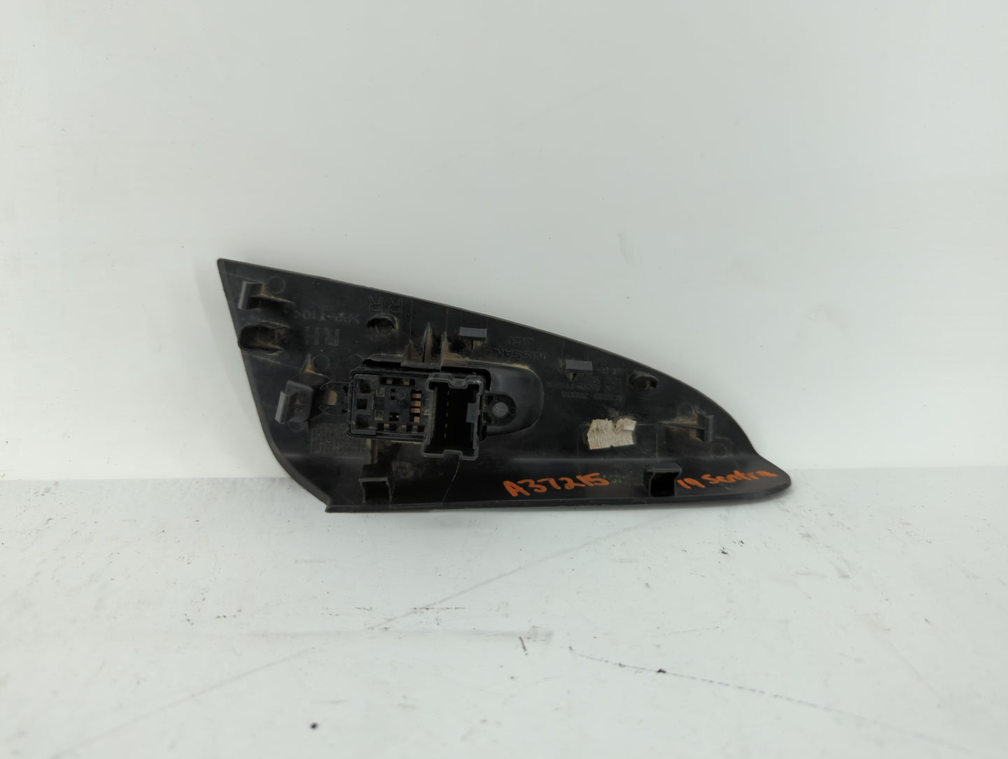 2013-2019 Nissan Sentra Passenger Right Power Window Switch - Oemusedautoparts1.com