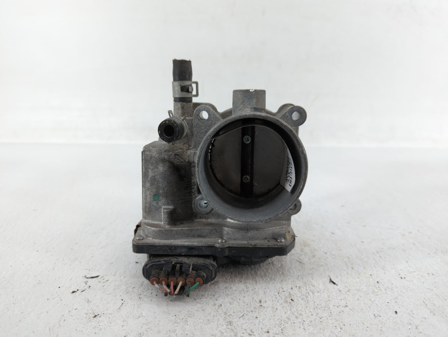2013-2019 Nissan Sentra Throttle Body P/N:3RA60-01 E 3RA60-01 C, 3RA60-01 D Fits Fits 2013 2014 2015 2016 2017 2018 2019 OEM