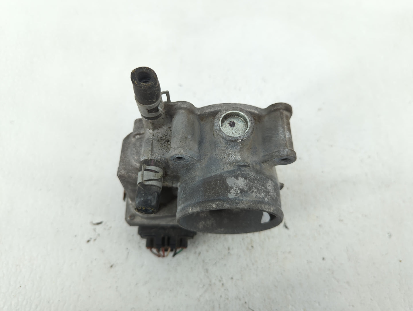 2013-2019 Nissan Sentra Throttle Body P/N:3RA60-01 E 3RA60-01 C, 3RA60-01 D Fits Fits 2013 2014 2015 2016 2017 2018 2019 OEM