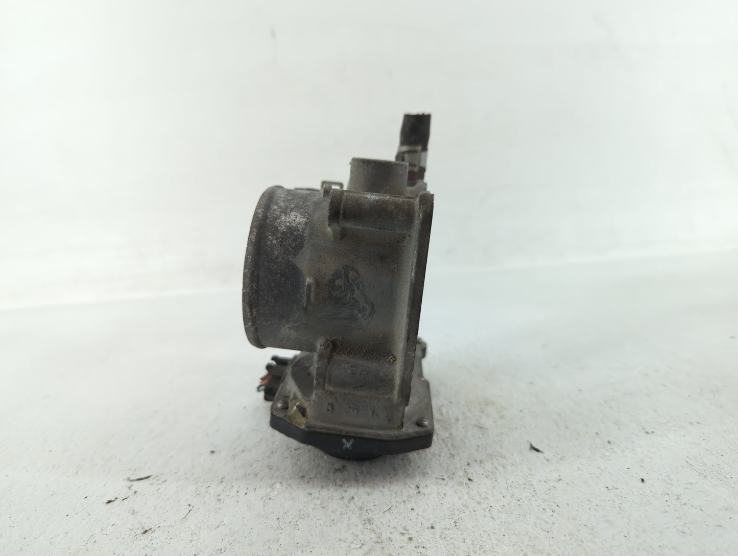 2013-2019 Nissan Sentra Throttle Body P/N:3RA60-01 E 3RA60-01 C, 3RA60-01 D Fits Fits 2013 2014 2015 2016 2017 2018 2019 OEM