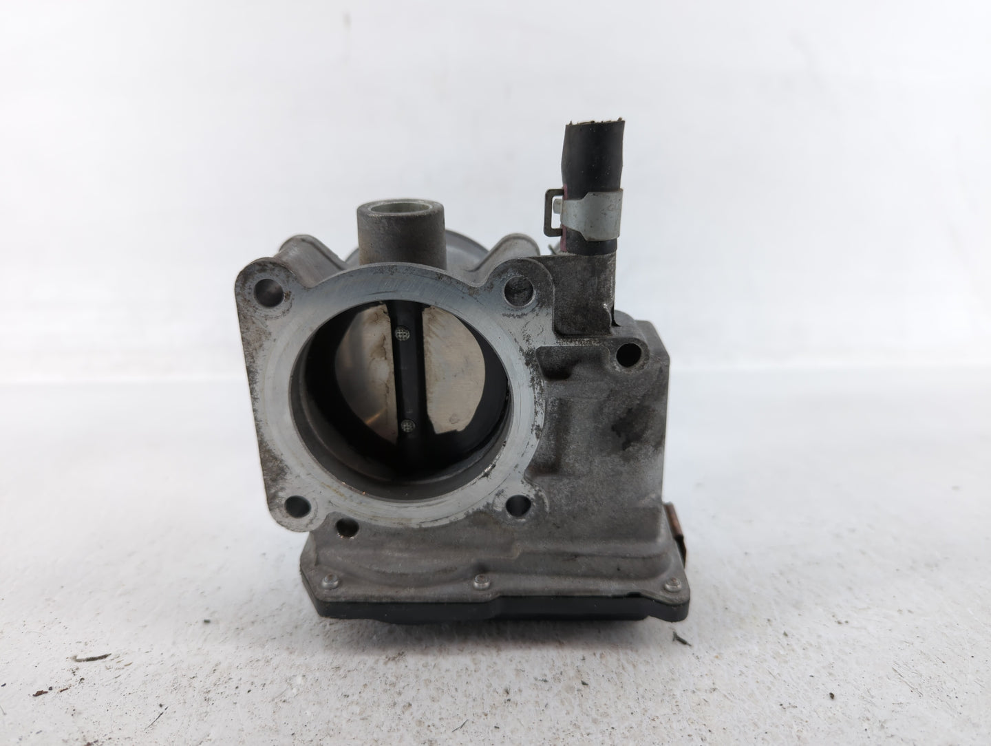 2013-2019 Nissan Sentra Throttle Body P/N:3RA60-01 E 3RA60-01 C, 3RA60-01 D Fits Fits 2013 2014 2015 2016 2017 2018 2019 OEM