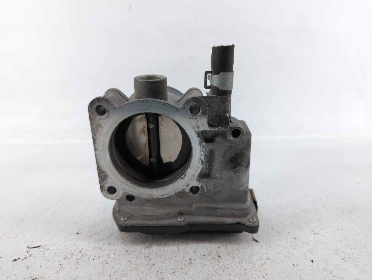 2013-2019 Nissan Sentra Throttle Body P/N:3RA60-01 E 3RA60-01 C, 3RA60-01 D Fits Fits 2013 2014 2015 2016 2017 2018 2019 OEM