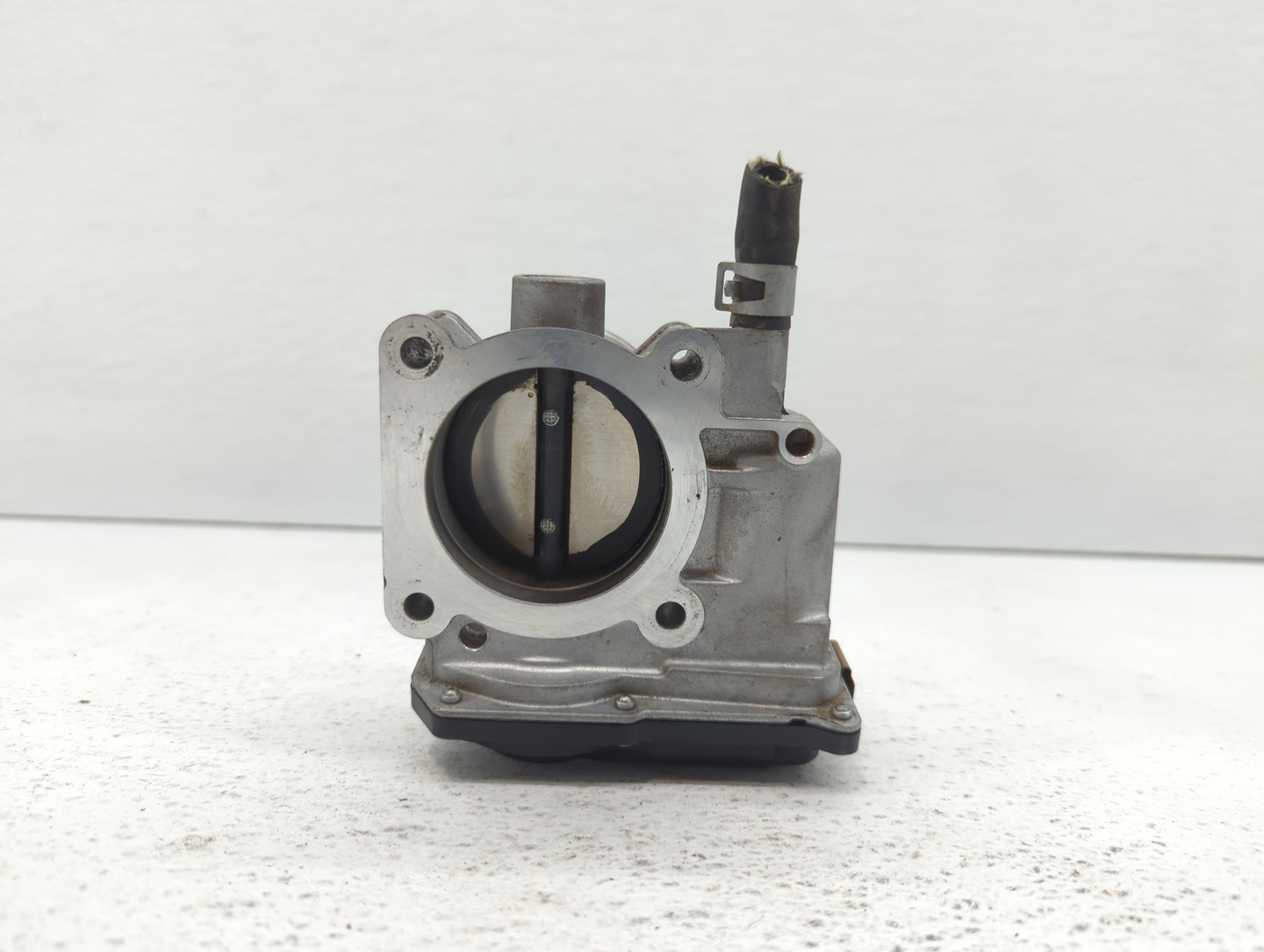 2013-2019 Nissan Sentra Throttle Body P/N:3RA60-01 E 3RA60-01 A, 3RA60-01 C Fits Fits 2013 2014 2015 2016 2017 2018 2019 OEM