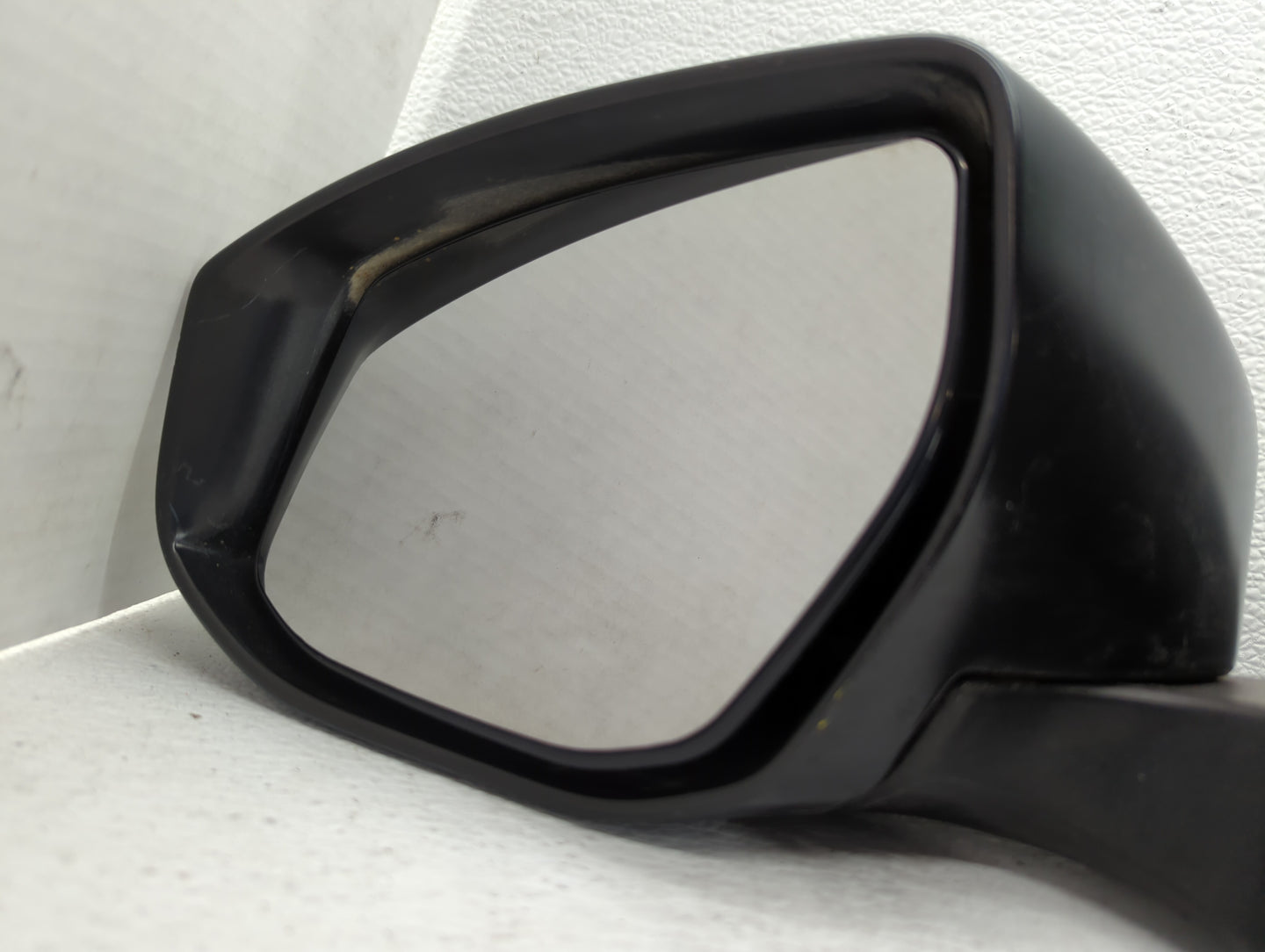 2016-2019 Nissan Sentra Driver Side View Mirror - Left Door Mirror OEM Used - Oemusedautoparts1.com