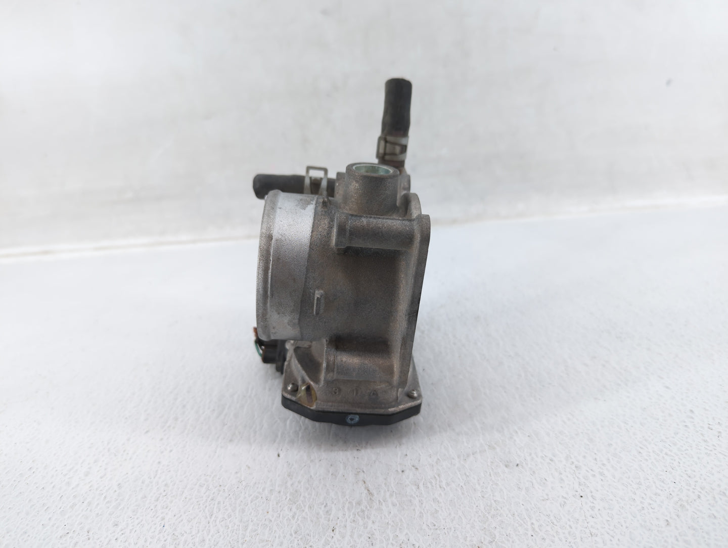 2013-2019 Nissan Sentra Throttle Body P/N:3RA60-01 E Fits Fits 2013 2014 2015 2016 2017 2018 2019 OEM Used Auto Parts - Oemu