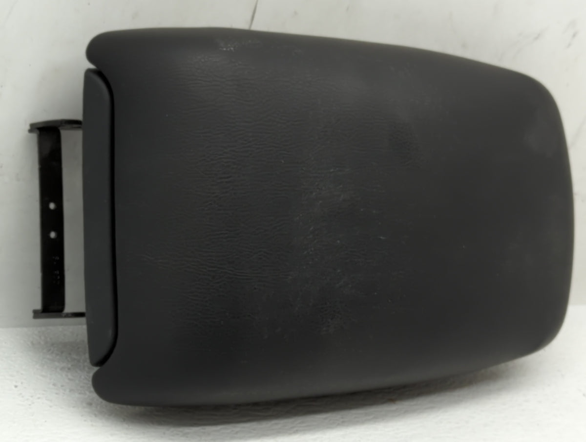 2019 Nissan Sentra Center Console Armrest Cover Lid 548467 - Oemusedautoparts1.com