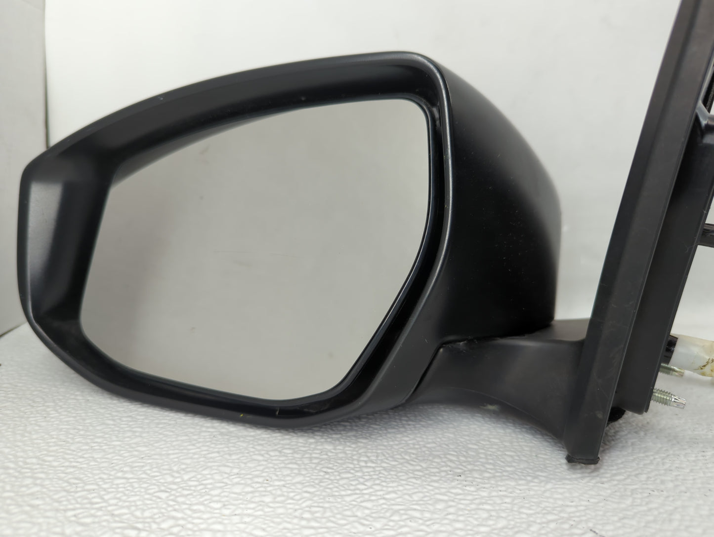 2016-2019 Nissan Sentra Driver Side View Mirror - Left Door Mirror OEM Used - Oemusedautoparts1.com