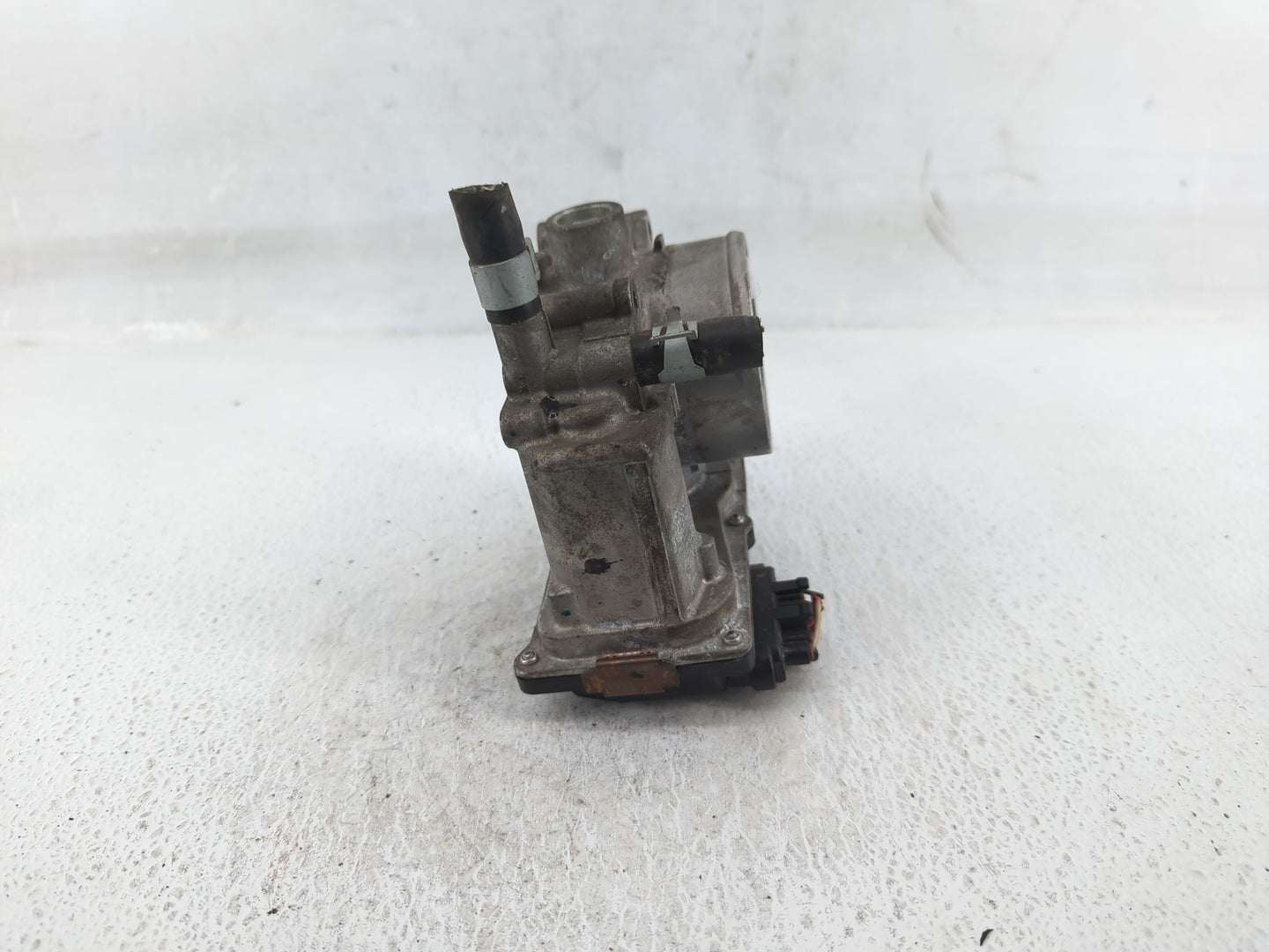 2013-2019 Nissan Sentra Throttle Body P/N:3RA60-01 E Fits Fits 2013 2014 2015 2016 2017 2018 2019 OEM Used Auto Parts - Oemu