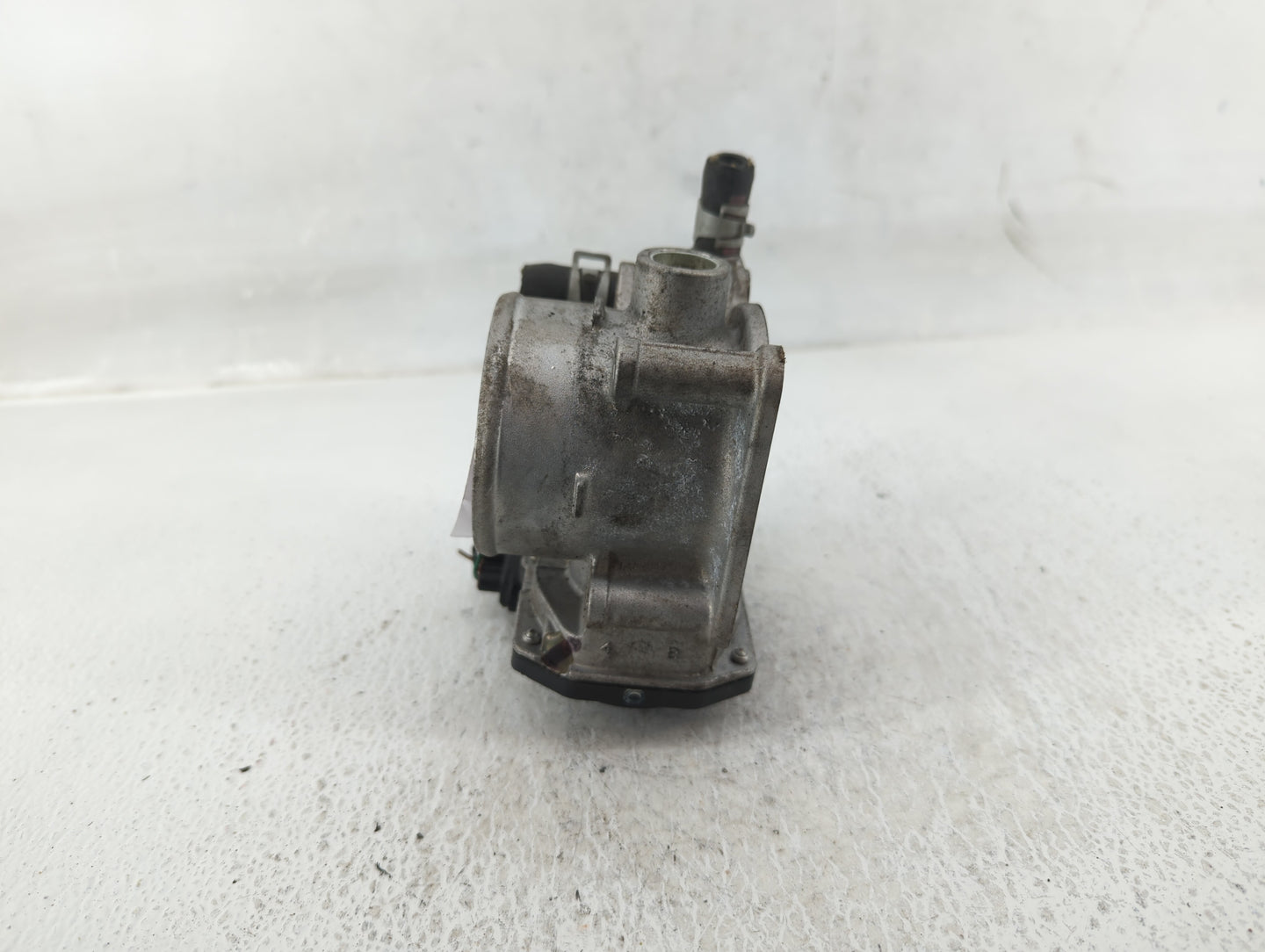 2013-2019 Nissan Sentra Throttle Body P/N:3RA60-01 E Fits Fits 2013 2014 2015 2016 2017 2018 2019 OEM Used Auto Parts - Oemu