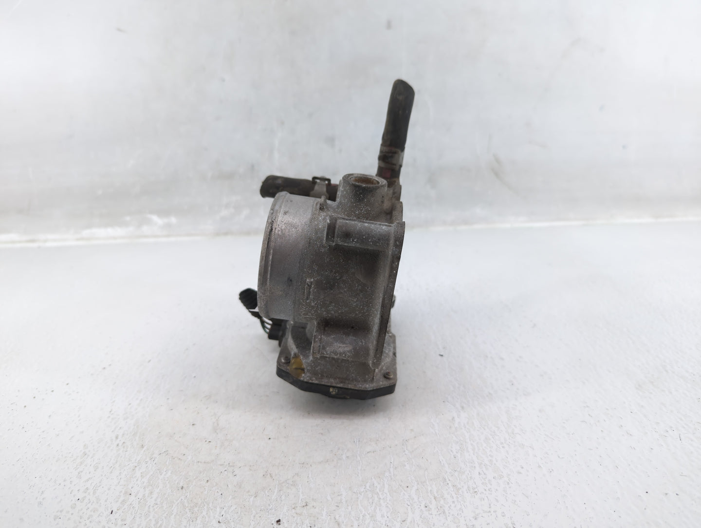 2013-2019 Nissan Sentra Throttle Body P/N:3RA60-01 A Fits Fits 2013 2014 2015 2016 2017 2018 2019 OEM Used Auto Parts - Oemu