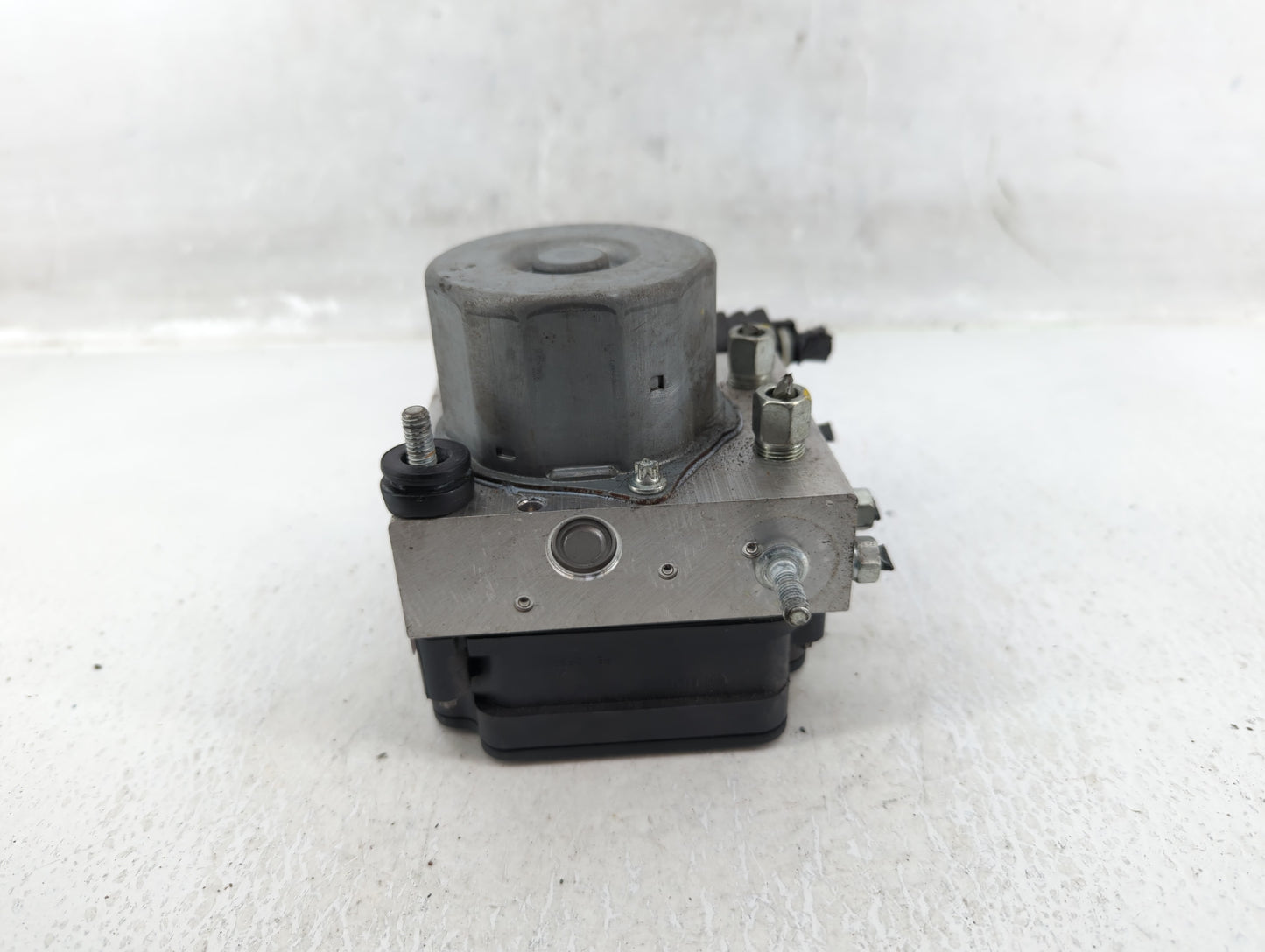 2019 Nissan Sentra ABS Pump Control Module Replacement P/N:47660 5UD0C Fits OEM Used Auto Parts - Oemusedautoparts1.com
