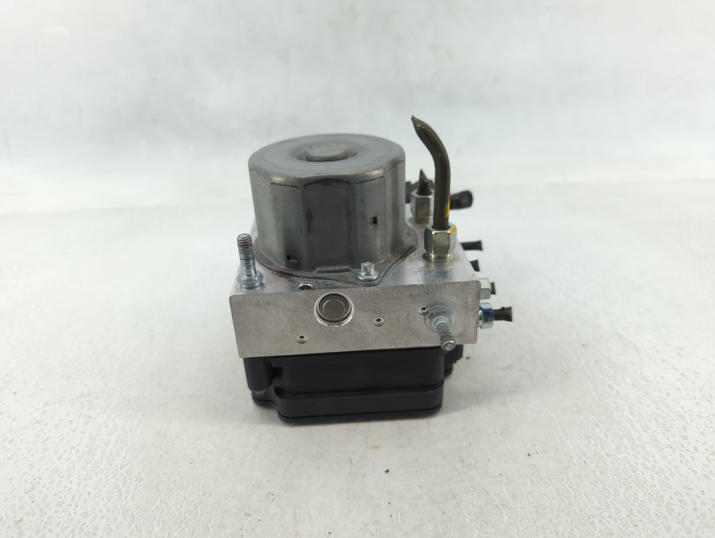 2019 Nissan Sentra ABS Pump Control Module Replacement P/N:47660 5UD0C Fits OEM Used Auto Parts - Oemusedautoparts1.com