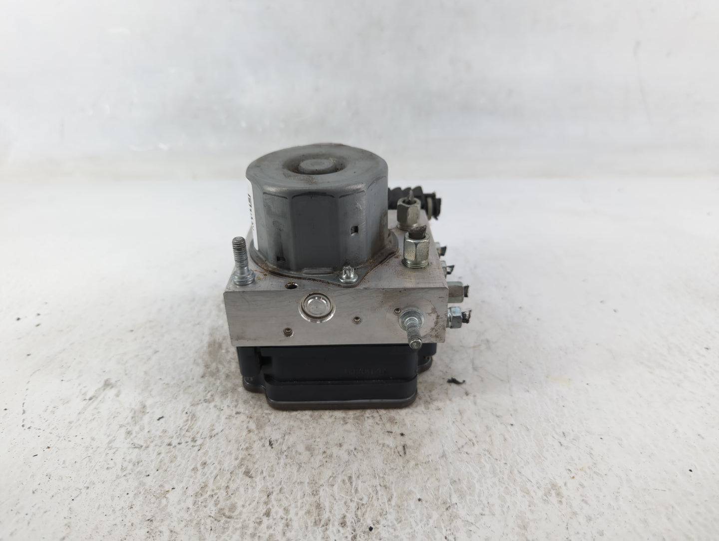 2016-2019 Nissan Sentra ABS Pump Control Module Replacement P/N:47660 9AK0D Fits Fits 2016 2017 2018 2019 OEM Used Auto Part