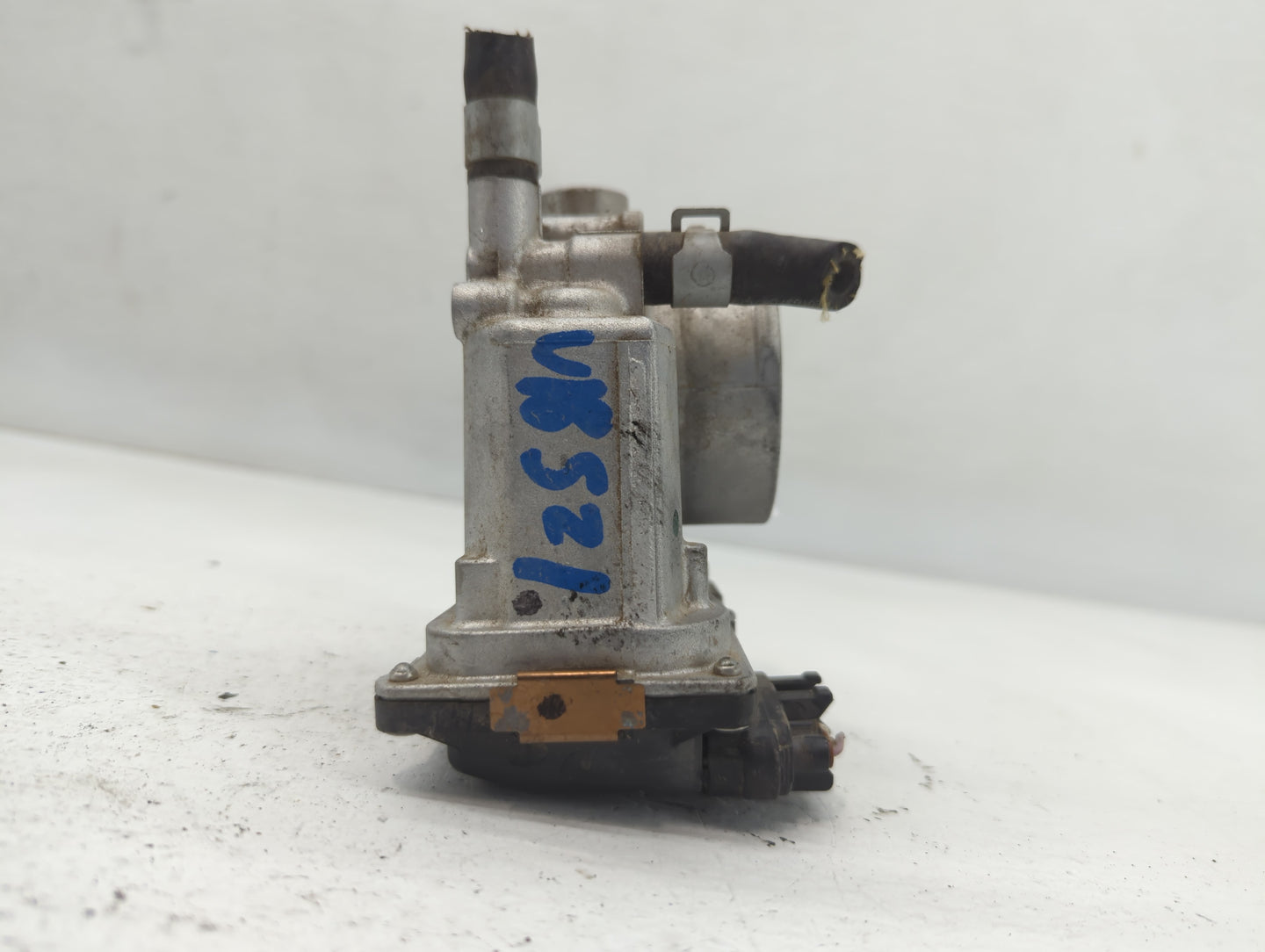 2013-2019 Nissan Sentra Throttle Body P/N:3RA60-01 E Fits Fits 2013 2014 2015 2016 2017 2018 2019 OEM Used Auto Parts - Oemu