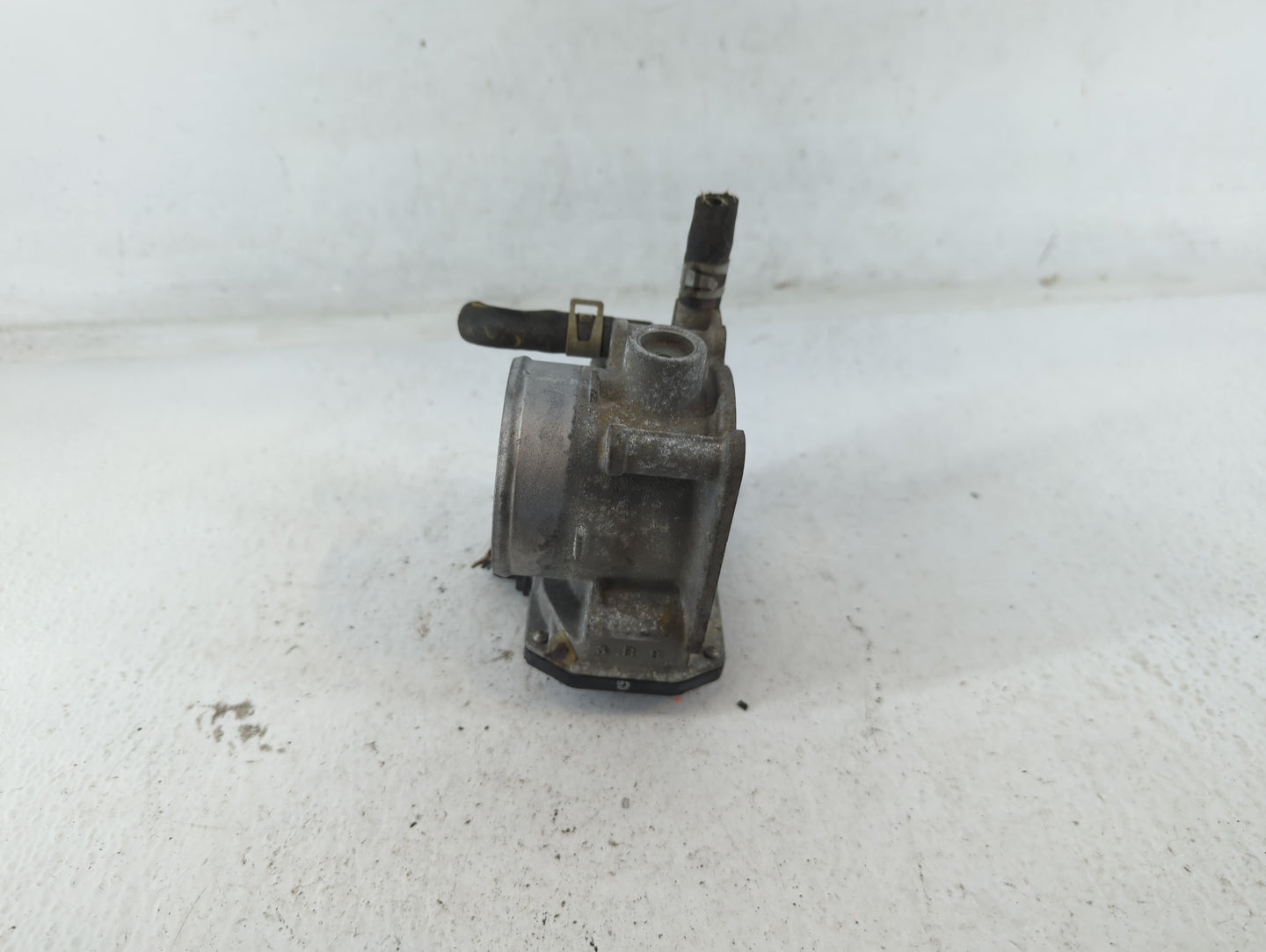 2013-2019 Nissan Sentra Throttle Body P/N:3RA60-01 E Fits Fits 2013 2014 2015 2016 2017 2018 2019 OEM Used Auto Parts - Oemu