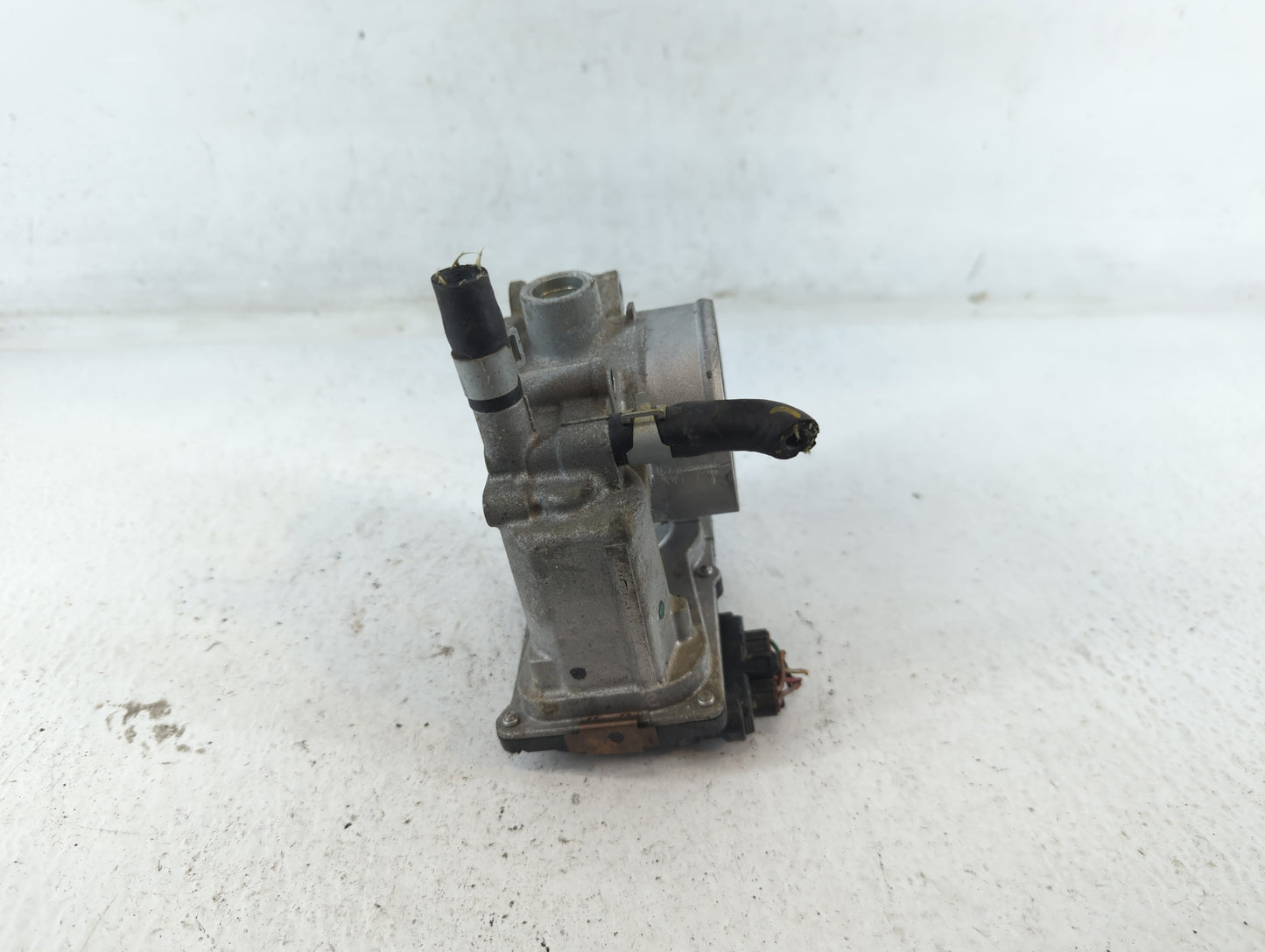 2013-2019 Nissan Sentra Throttle Body P/N:3RA60-01 E Fits Fits 2013 2014 2015 2016 2017 2018 2019 OEM Used Auto Parts - Oemu