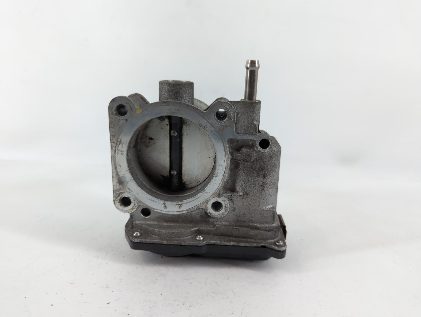 2013-2019 Nissan Sentra Throttle Body P/N:01068 6C30, 3RA60-01 B Fits Fits 2013 2014 2015 2016 2017 2018 2019 OEM Used Auto 