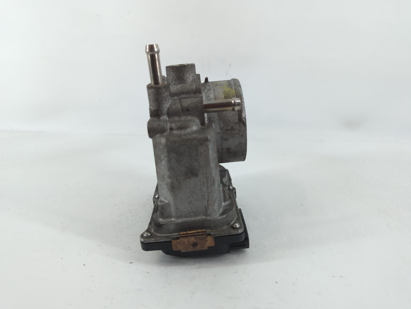 2013-2019 Nissan Sentra Throttle Body P/N:01068 6C30, 3RA60-01 B Fits Fits 2013 2014 2015 2016 2017 2018 2019 OEM Used Auto 