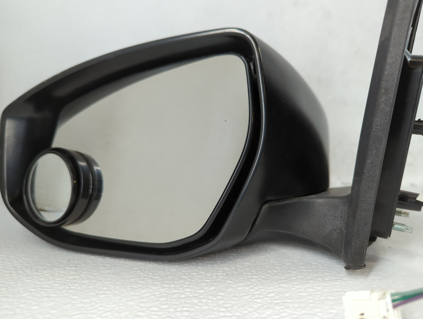 2016-2019 Nissan Sentra Driver Side View Mirror - Left Door Mirror OEM Used - Oemusedautoparts1.com