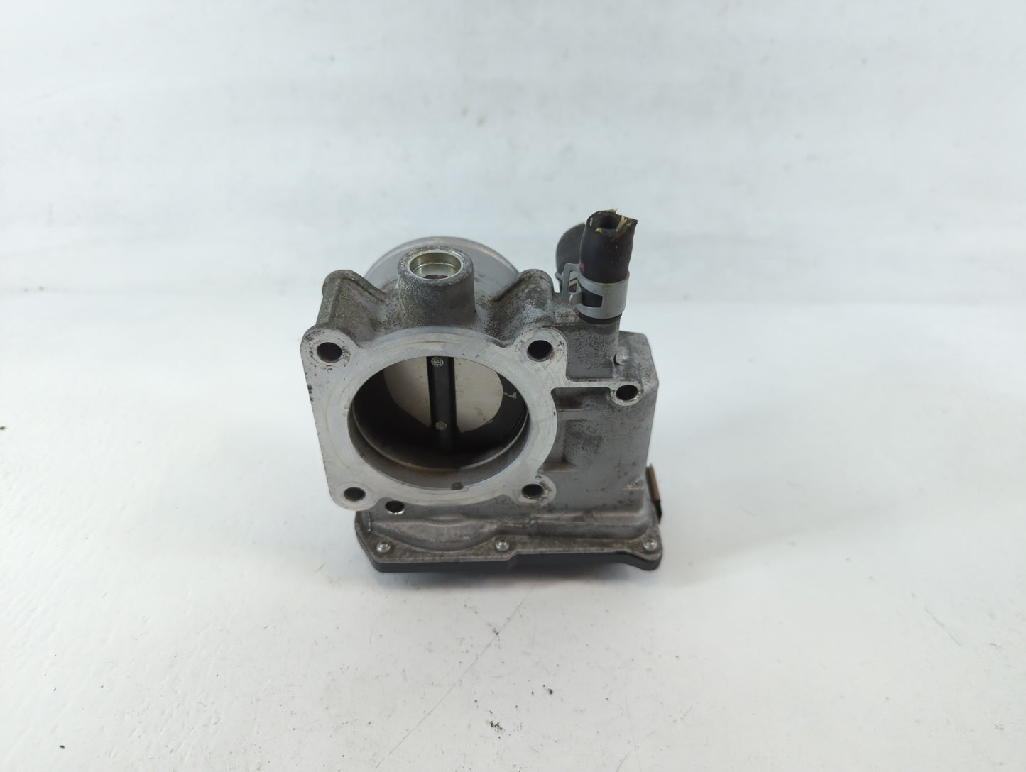 2013-2019 Nissan Sentra Throttle Body P/N:3RA60-01 E Fits Fits 2013 2014 2015 2016 2017 2018 2019 OEM Used Auto Parts - Oemu