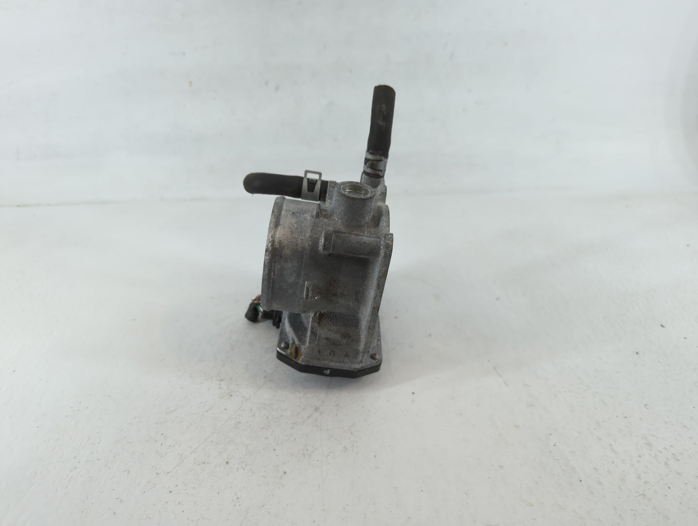 2013-2019 Nissan Sentra Throttle Body P/N:3RA60-01 E Fits Fits 2013 2014 2015 2016 2017 2018 2019 OEM Used Auto Parts - Oemu