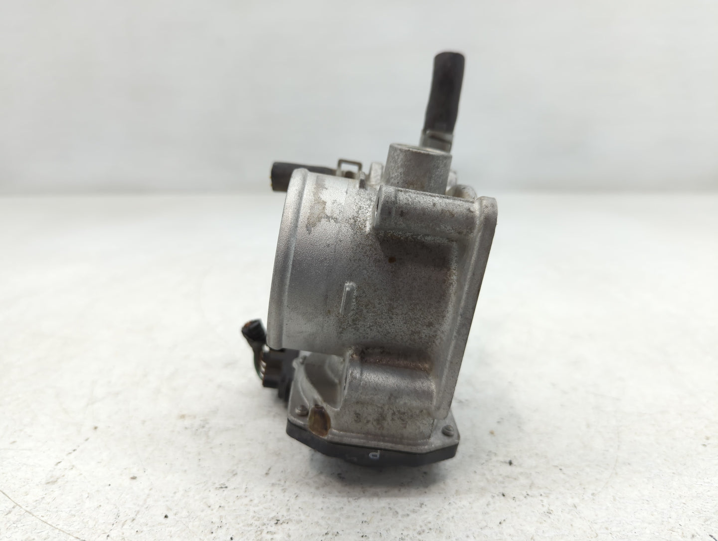 2013-2019 Nissan Sentra Throttle Body P/N:3RA60-01 E Fits Fits 2013 2014 2015 2016 2017 2018 2019 OEM Used Auto Parts - Oemu