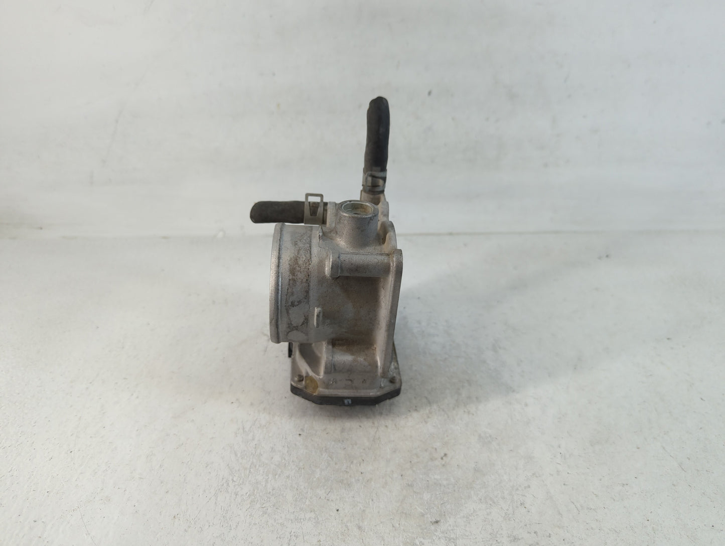 2013-2019 Nissan Sentra Throttle Body P/N:3RA60-01 E Fits Fits 2013 2014 2015 2016 2017 2018 2019 OEM Used Auto Parts - Oemu