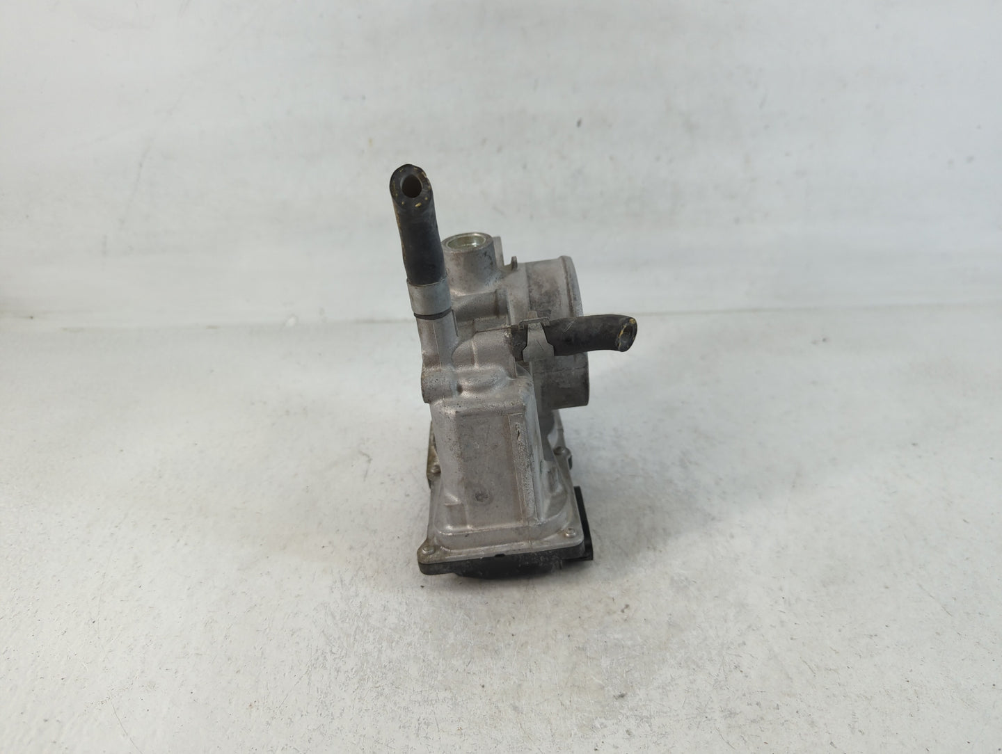 2013-2019 Nissan Sentra Throttle Body P/N:3RA60-01 E Fits Fits 2013 2014 2015 2016 2017 2018 2019 OEM Used Auto Parts - Oemu