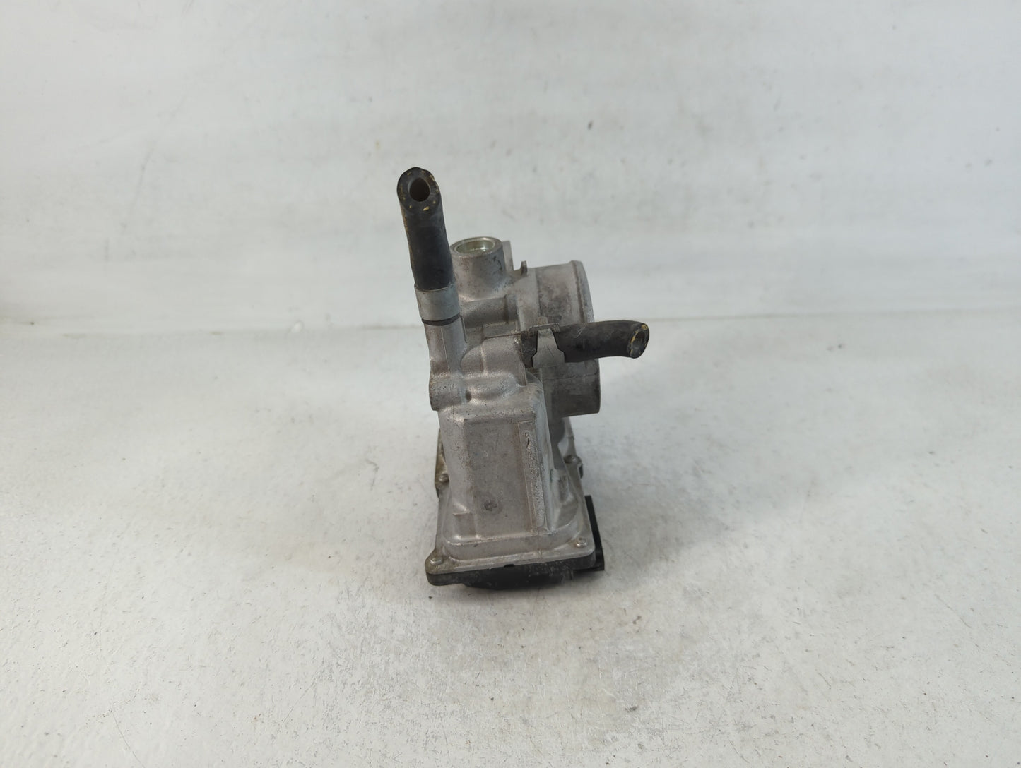 2013-2019 Nissan Sentra Throttle Body P/N:3RA60-01 E Fits Fits 2013 2014 2015 2016 2017 2018 2019 OEM Used Auto Parts - Oemu