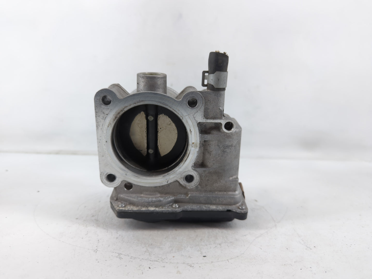 2013-2019 Nissan Sentra Throttle Body P/N:3RA60-01 E Fits Fits 2013 2014 2015 2016 2017 2018 2019 OEM Used Auto Parts - Oemu