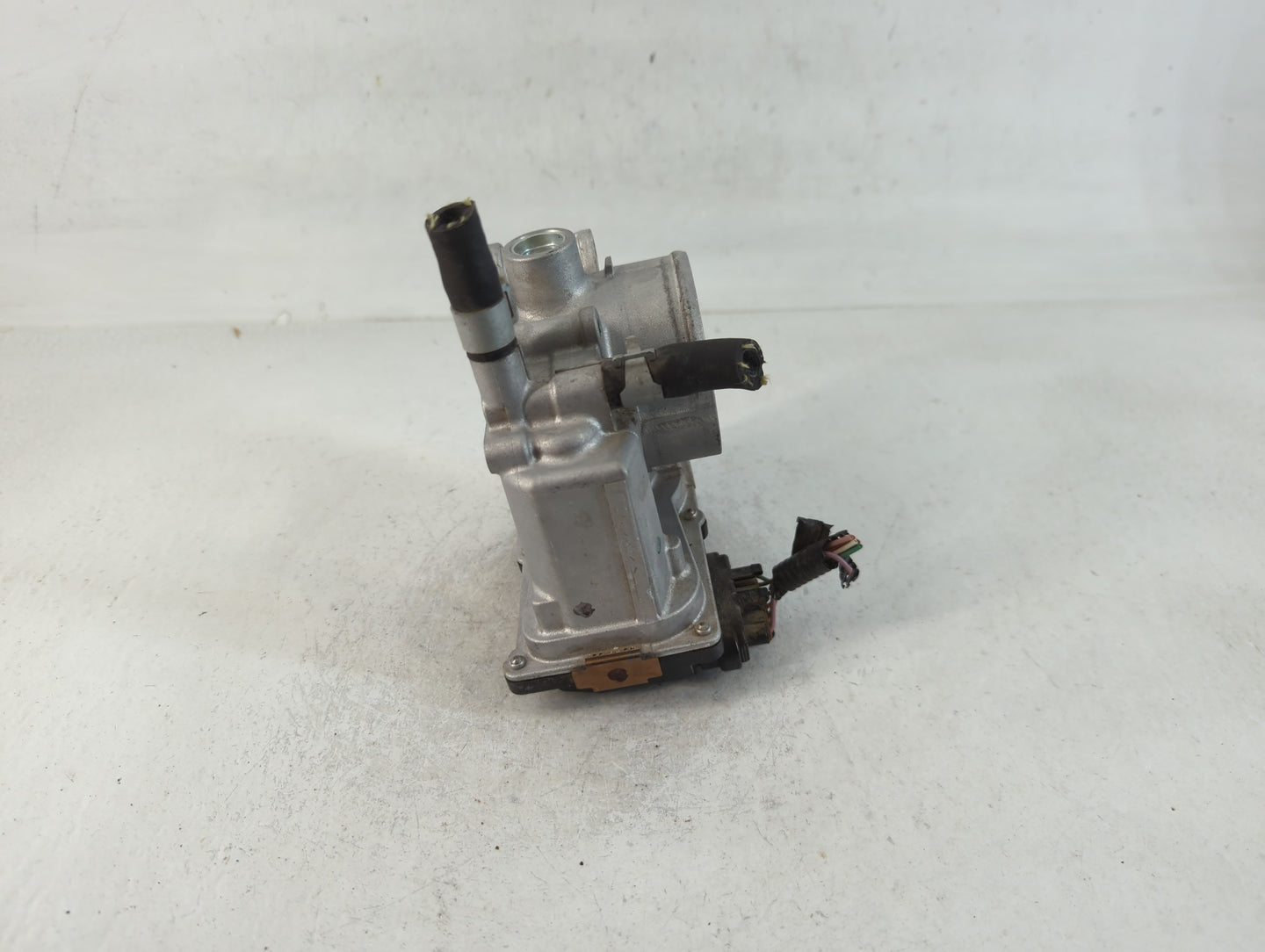 2013-2019 Nissan Sentra Throttle Body P/N:3RA60-01 E Fits Fits 2013 2014 2015 2016 2017 2018 2019 OEM Used Auto Parts - Oemu