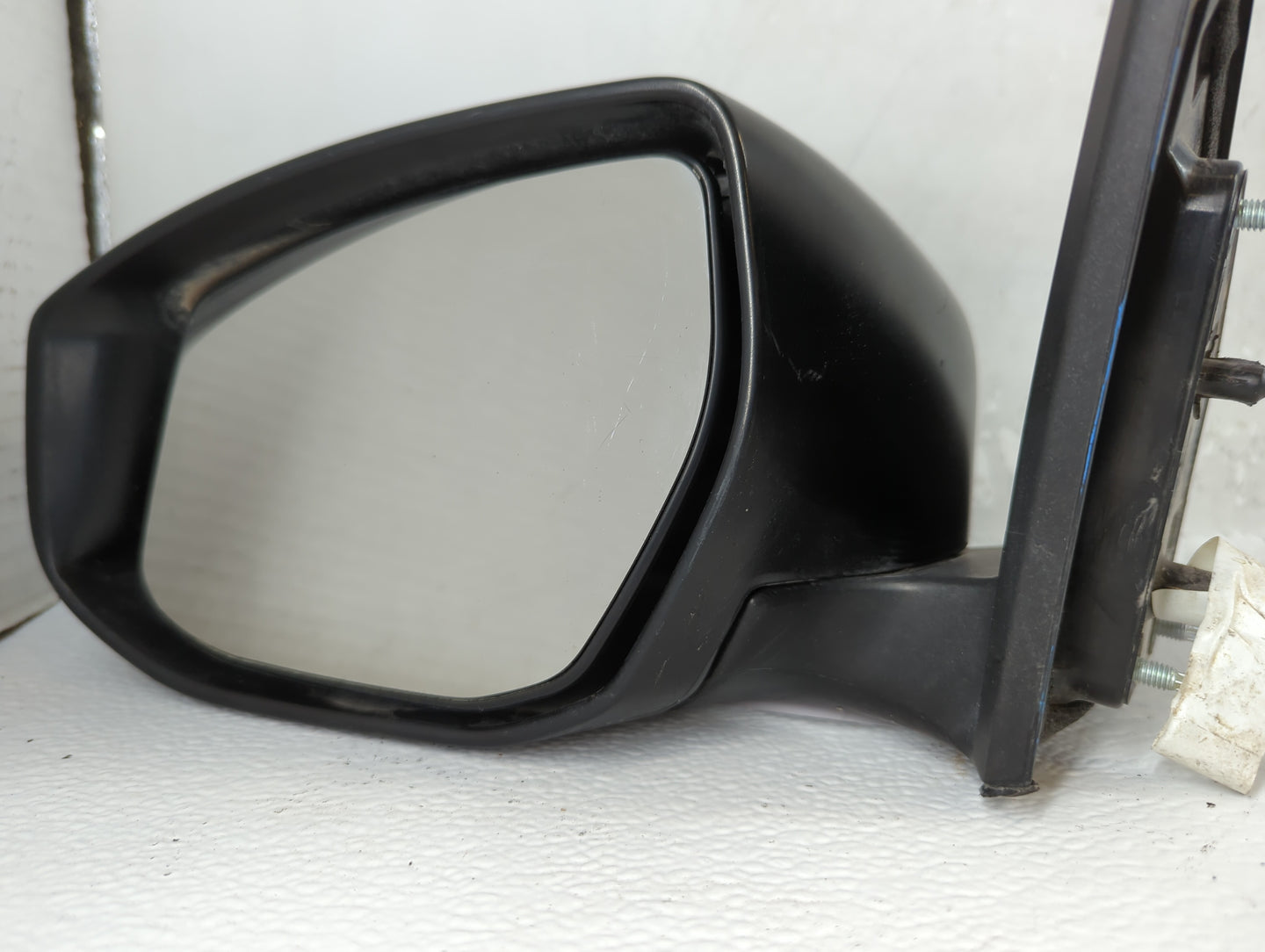 2016-2019 Nissan Sentra Driver Side View Mirror - Left Door Mirror OEM Used - Oemusedautoparts1.com