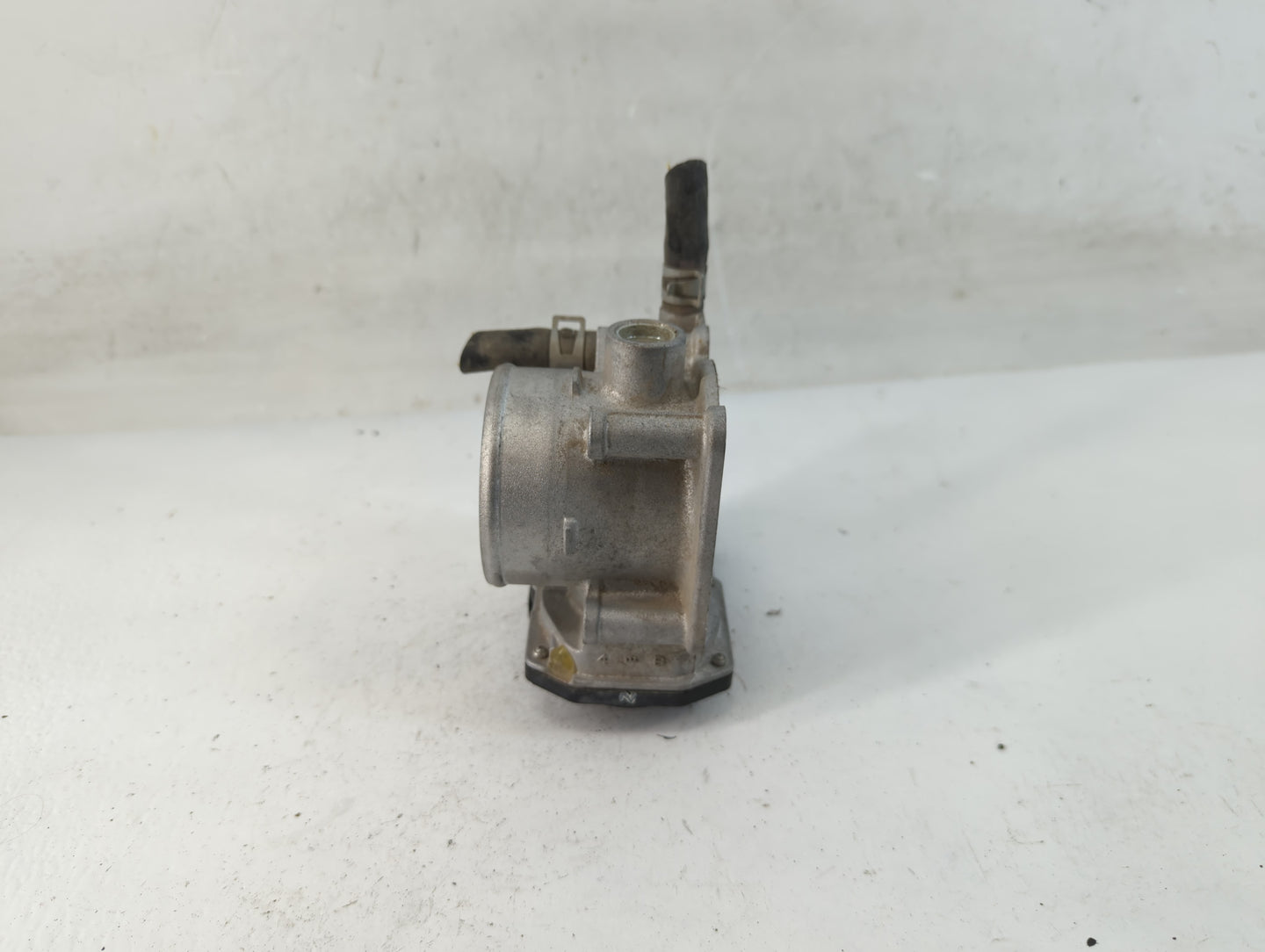 2013-2019 Nissan Sentra Throttle Body P/N:3RA60-01 E Fits Fits 2013 2014 2015 2016 2017 2018 2019 OEM Used Auto Parts - Oemu