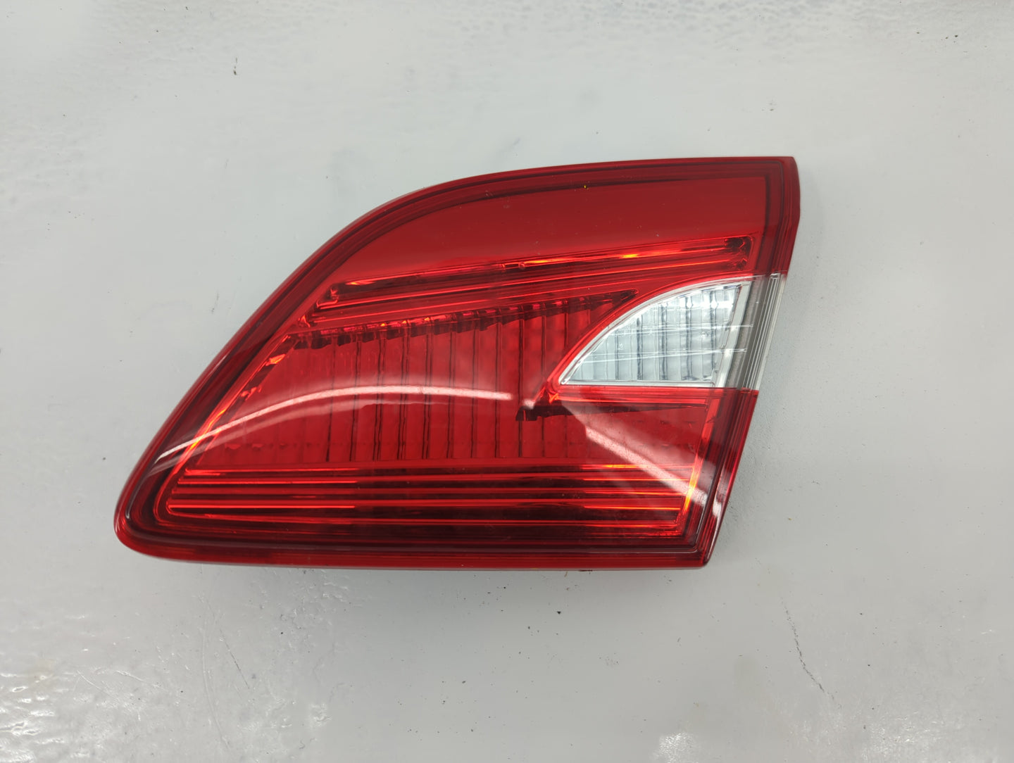 2016-2019 Nissan Sentra Passenger Right Side Deck Lid Mounted Tail Light - Oemusedautoparts1.com