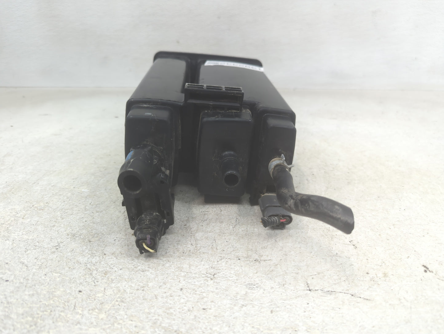2019 Nissan Titan Fuel Vapor Charcoal Canister - Oemusedautoparts1.com