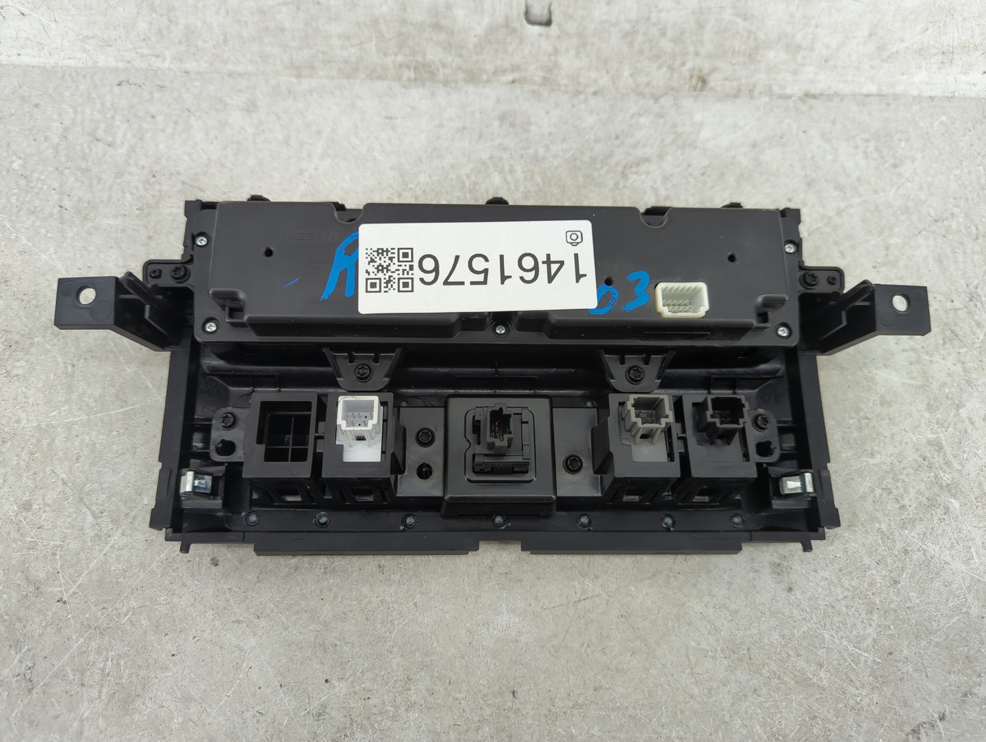 2016-2022 Nissan Titan Climate Control Module Temperature AC/Heater Replacement P/N:27500 EZ20B Fits OEM Used Auto Parts - O