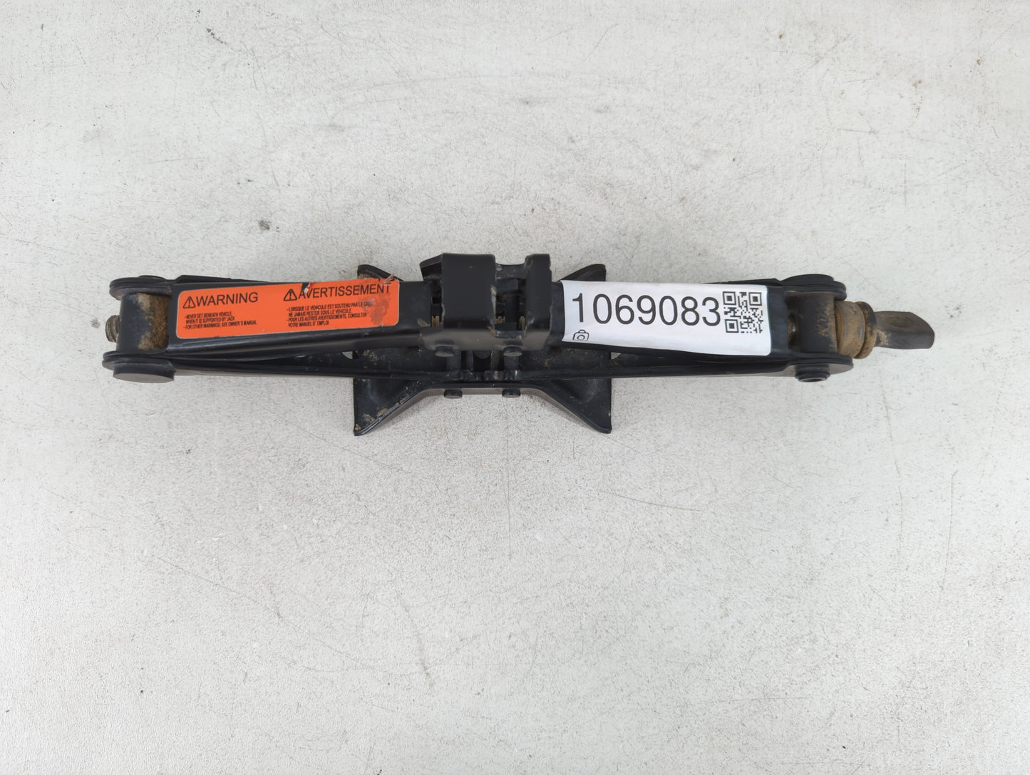 2019 Nissan Versa Spare Scissor Car Jack - Oemusedautoparts1.com