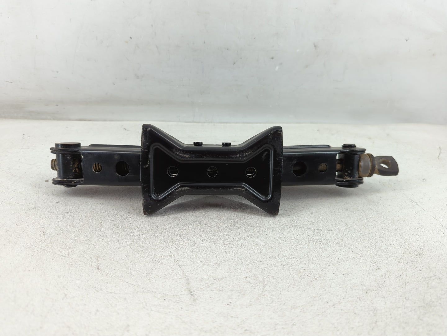 2019 Nissan Versa Spare Scissor Car Jack - Oemusedautoparts1.com