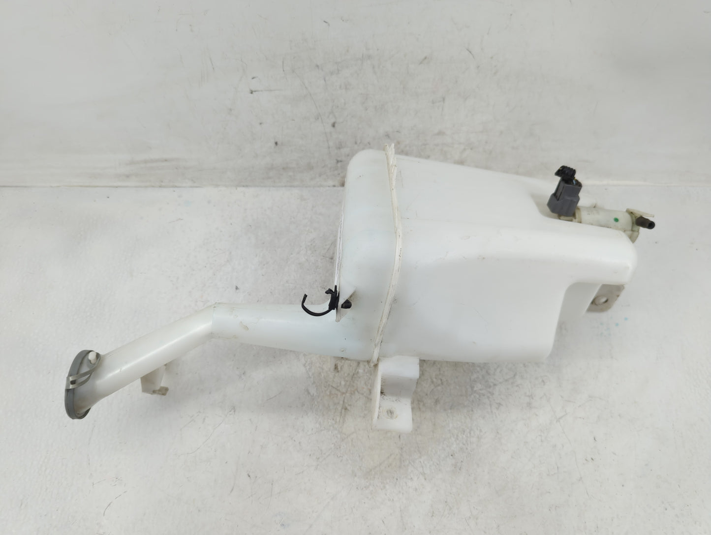 2012-2019 Nissan Versa Windshield Washer Fluid Reservoir Bottle Oem - Oemusedautoparts1.com