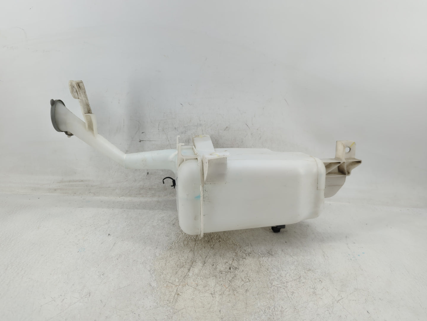 2012-2019 Nissan Versa Windshield Washer Fluid Reservoir Bottle Oem - Oemusedautoparts1.com