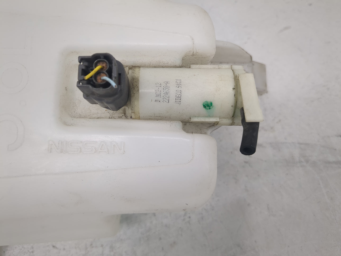 2012-2019 Nissan Versa Windshield Washer Fluid Reservoir Bottle Oem - Oemusedautoparts1.com