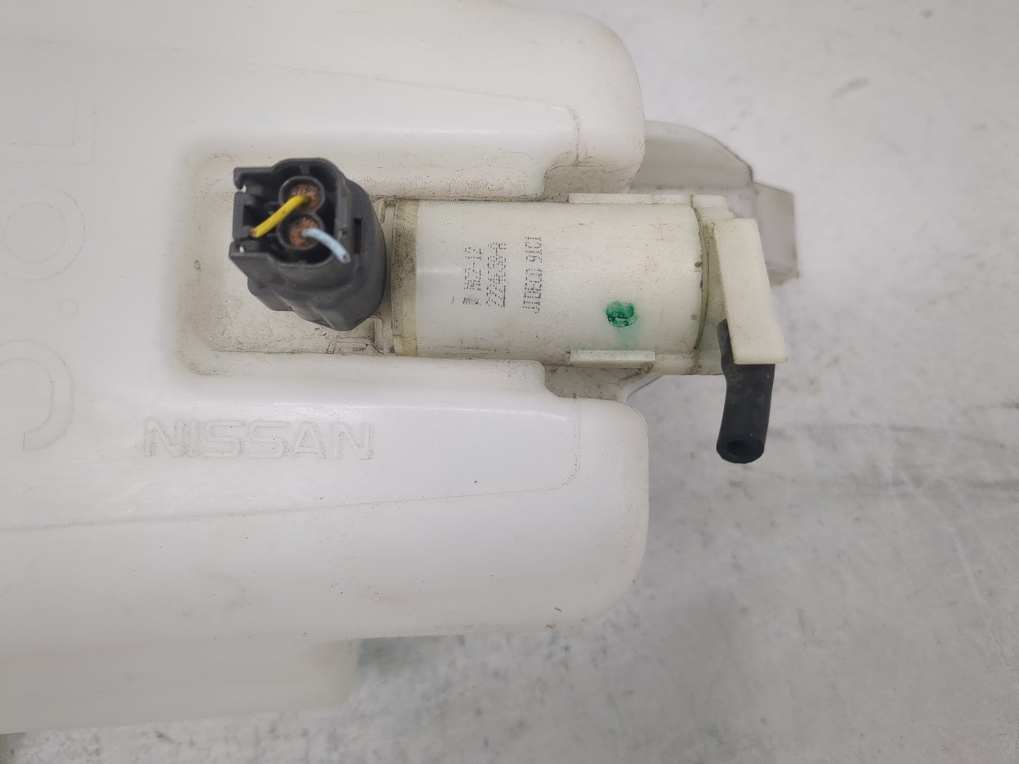 2012-2019 Nissan Versa Windshield Washer Fluid Reservoir Bottle Oem - Oemusedautoparts1.com