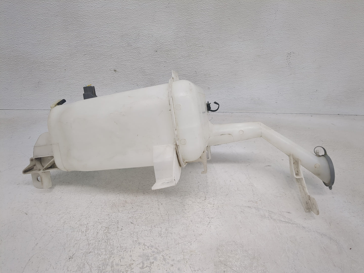 2012-2019 Nissan Versa Windshield Washer Fluid Reservoir Bottle Oem - Oemusedautoparts1.com